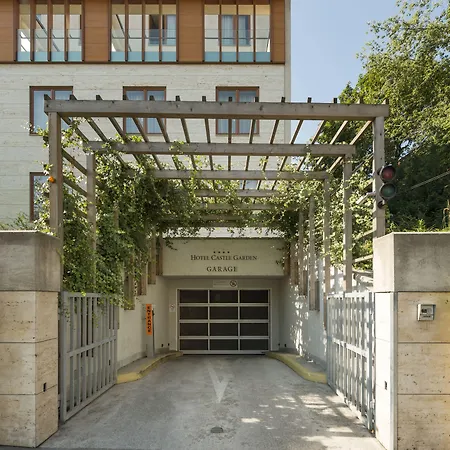 Castle Garden Hotel 4*