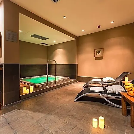 فندق Castle Garden 4*