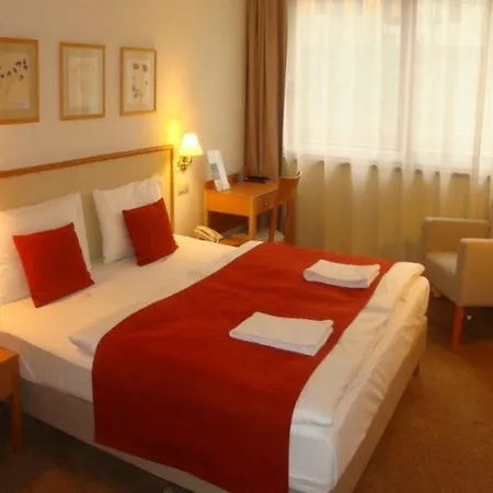 Castle Garden Hotel 4*