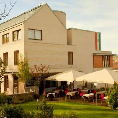 Castle Garden Hotel