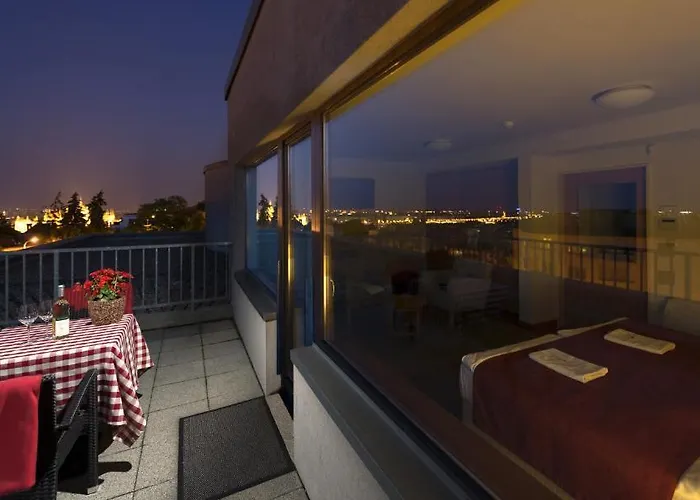 Hotell Castle Garden 4*