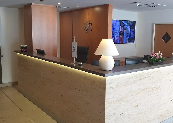 Castle Garden Hotell 4*