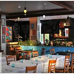 Castle Garden Hotel 4*