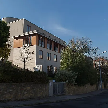 Castle Garden Hotel 4*