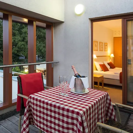 Castle Garden Hotel 4*