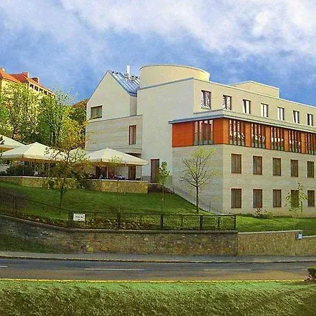 Hotel Castle Garden 4*